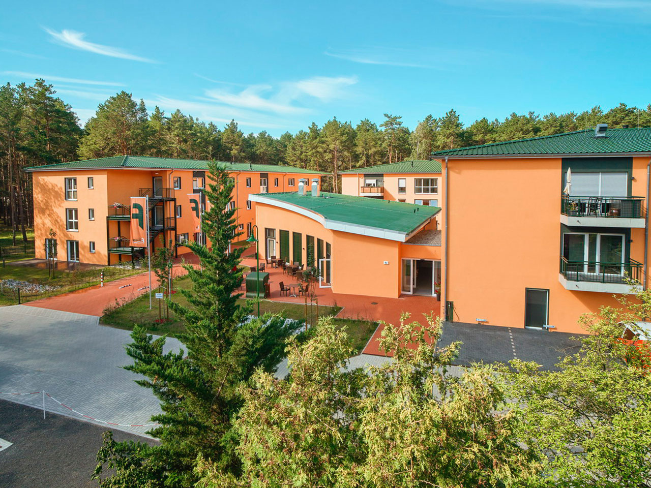 Aussenansicht der Wohnanlage für Senioren in Königs-Wusterhausen Aussenansicht der Wohnanlage für Senioren in Königs-Wusterhausen